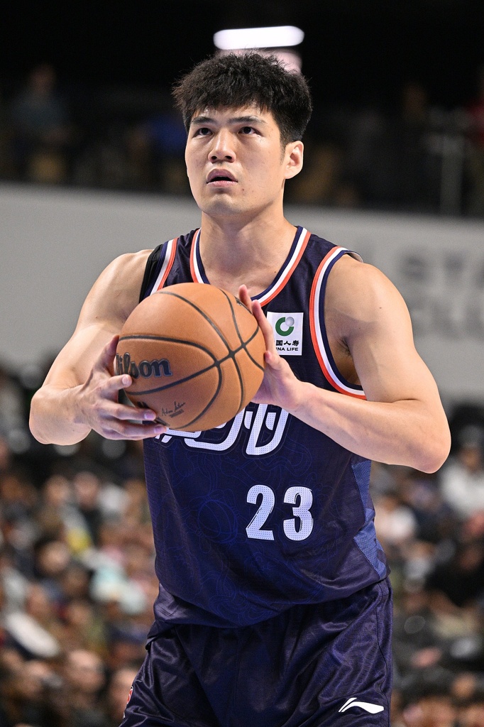 广州队NBA季前赛场均净负46分！媒体人：多出去 挨虐是另一种学习